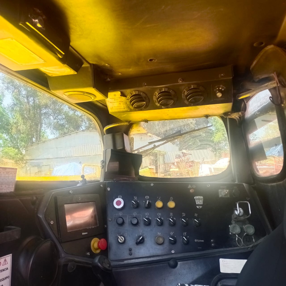 EPIROC ST1030 - Chargeuse sur pneus: photos 4 EPIROC ST1030 - Chargeuse sur pneus: photos 4