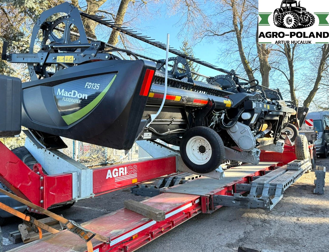 CLAAS LEXION 780 TT - 2014 ROK + MACDON FD 135 - 2021 ROK - Moissonneuse-batteuse: photos 2 CLAAS LEXION 780 TT - 2014 ROK + MACDON FD 135 - 2021 ROK - Moissonneuse-batteuse: photos 2