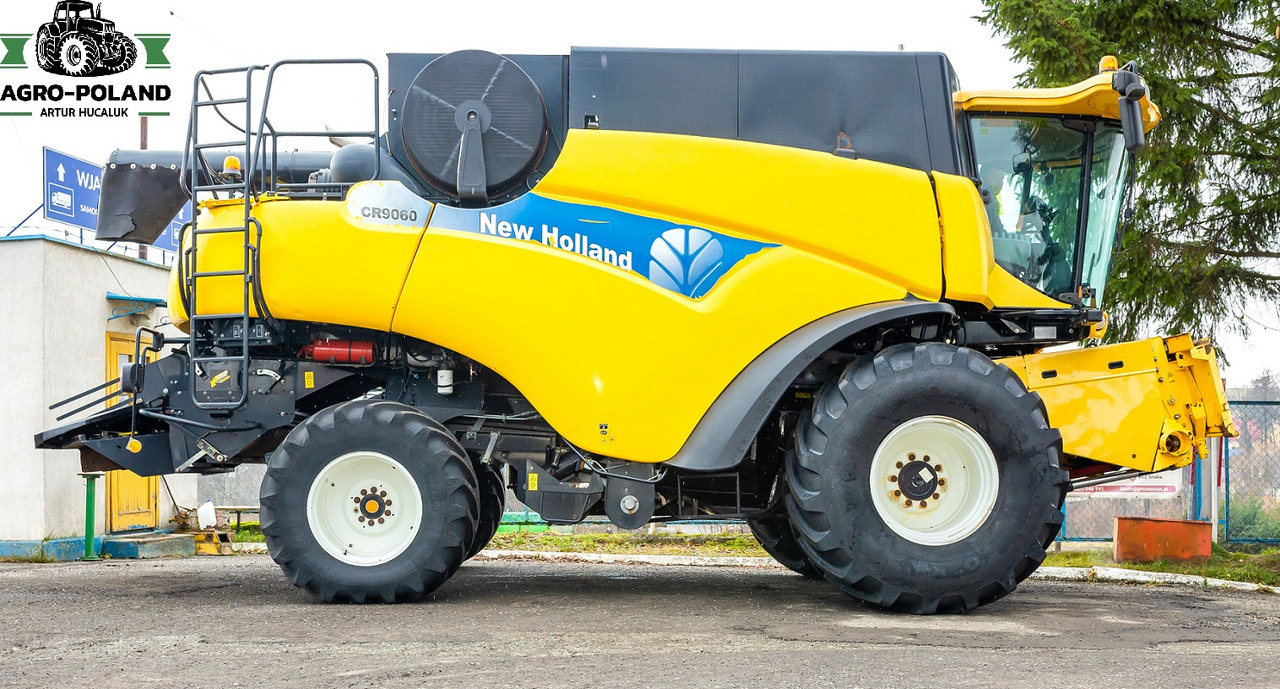 NEW HOLLAND CR 9060 - 2008 - 2554 h + HEDER 6,09 M - Moissonneuse-batteuse: photos 3 NEW HOLLAND CR 9060 - 2008 - 2554 h + HEDER 6,09 M - Moissonneuse-batteuse: photos 3