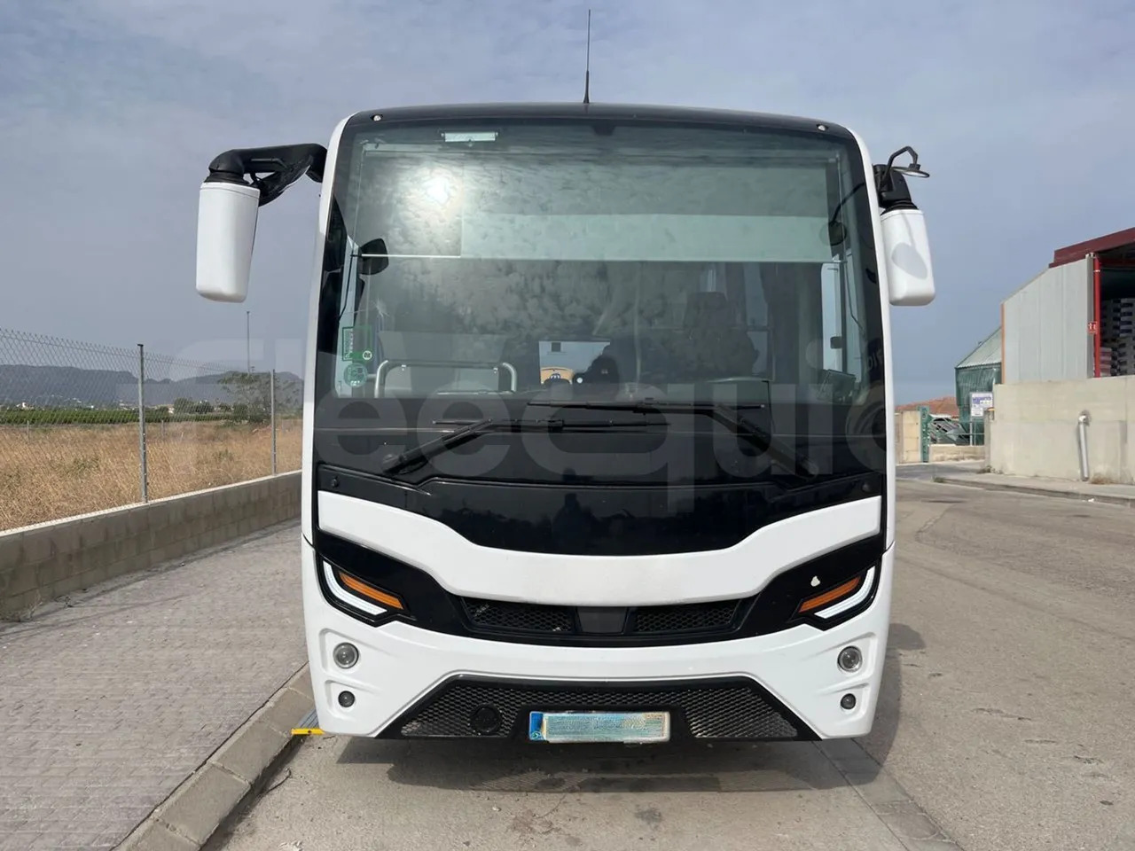 Isuzu Grand Toro - Autocar: photos 2 Isuzu Grand Toro - Autocar: photos 2