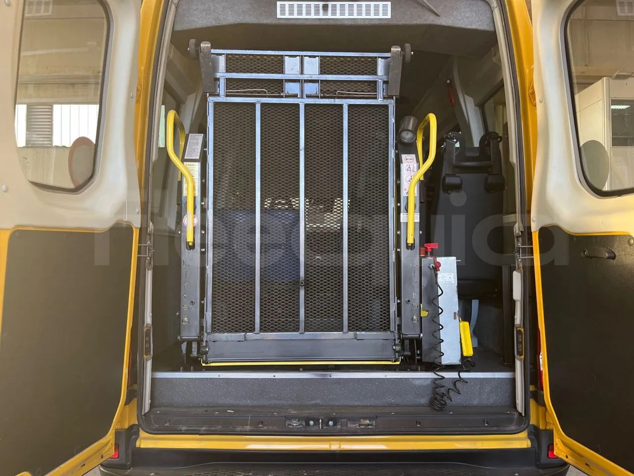 Bus scolaire Iveco Daily: photos 14 Bus scolaire Iveco Daily: photos 14