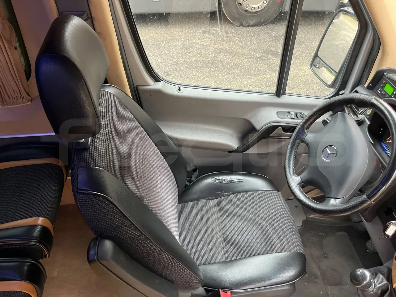 Bus interurbain Mercedes-Benz Sprinter: photos 17