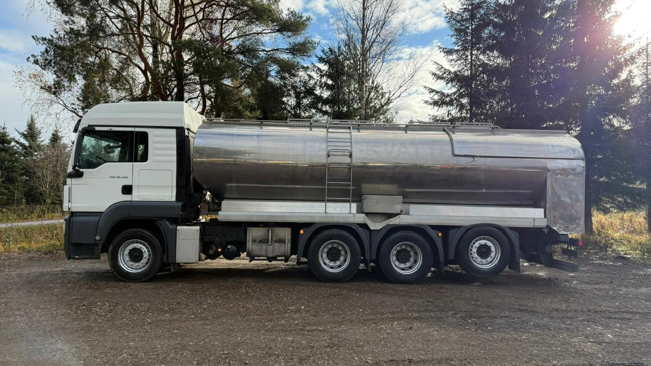 MAN TGS 35.480 8X4-2 TRIDEM Wasser-Tank - Camion citerne: photos 3 MAN TGS 35.480 8X4-2 TRIDEM Wasser-Tank - Camion citerne: photos 3