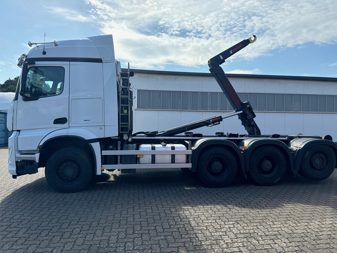 MERCEDES-BENZ Arocs 3553 4 Achsen Tridem - Camion ampliroll: photos 5 MERCEDES-BENZ Arocs 3553 4 Achsen Tridem - Camion ampliroll: photos 5