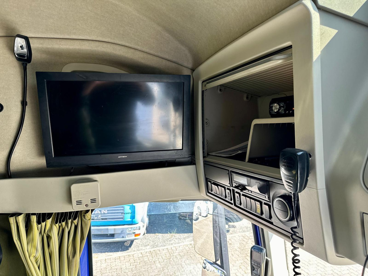 Tracteur routier Volvo FH-16-750 SZM 6x4 80 to Retarder TÜV 09.2026: photos 22 Tracteur routier Volvo FH-16-750 SZM 6x4 80 to Retarder TÜV 09.2026: photos 22