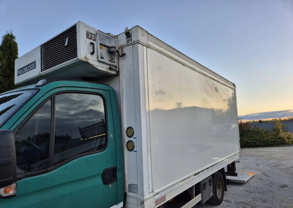 Chłodnia Mroźnia Izoterma 4.5m, 2012 rok, zasilanie stacjonarne, stan bdb! - Carrosserie frigorifique: photos 4 Chłodnia Mroźnia Izoterma 4.5m, 2012 rok, zasilanie stacjonarne, stan bdb! - Carrosserie frigorifique: photos 4