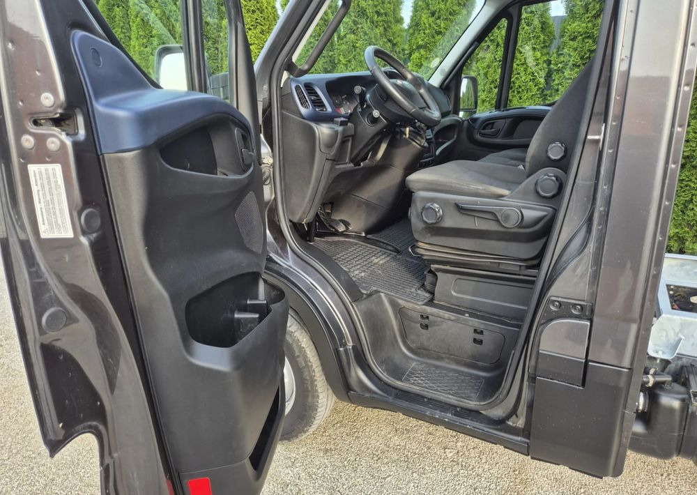 Iveco 35C18 3.0 180KM - Utilitaire benne: photos 5 Iveco 35C18 3.0 180KM - Utilitaire benne: photos 5