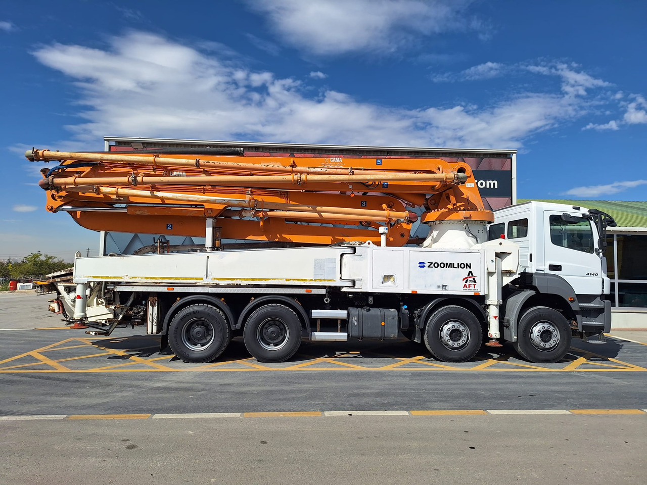 MERCEDES-BENZ AXOR 4140 ZOOMLION 43X-5RZ - Camion pompe: photos 4 MERCEDES-BENZ AXOR 4140 ZOOMLION 43X-5RZ - Camion pompe: photos 4