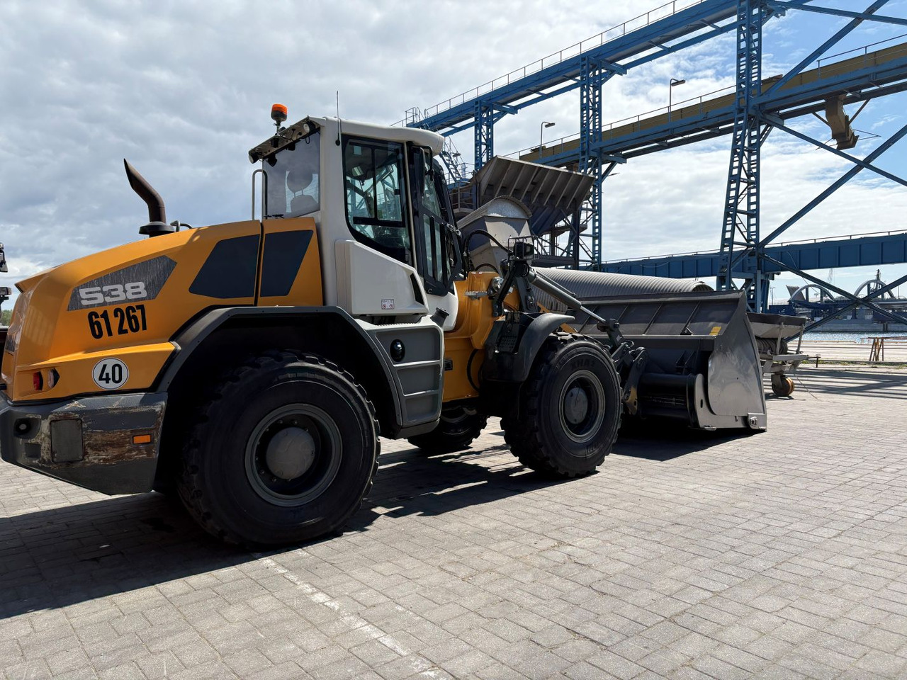 LIEBHERR L538 - Chargeuse sur pneus: photos 3 LIEBHERR L538 - Chargeuse sur pneus: photos 3