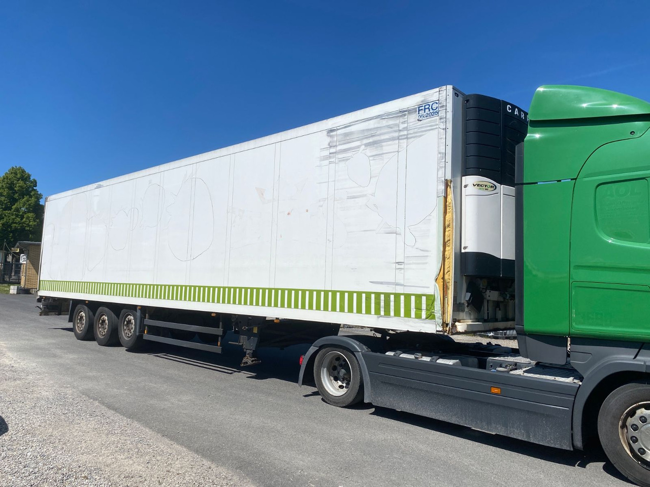 Schmitz Cargobull Carrier 1850 MT/ Doppelstock/Trennwand/ 2,75 m - Semi-remorque frigorifique: photos 1 Schmitz Cargobull Carrier 1850 MT/ Doppelstock/Trennwand/ 2,75 m - Semi-remorque frigorifique: photos 1