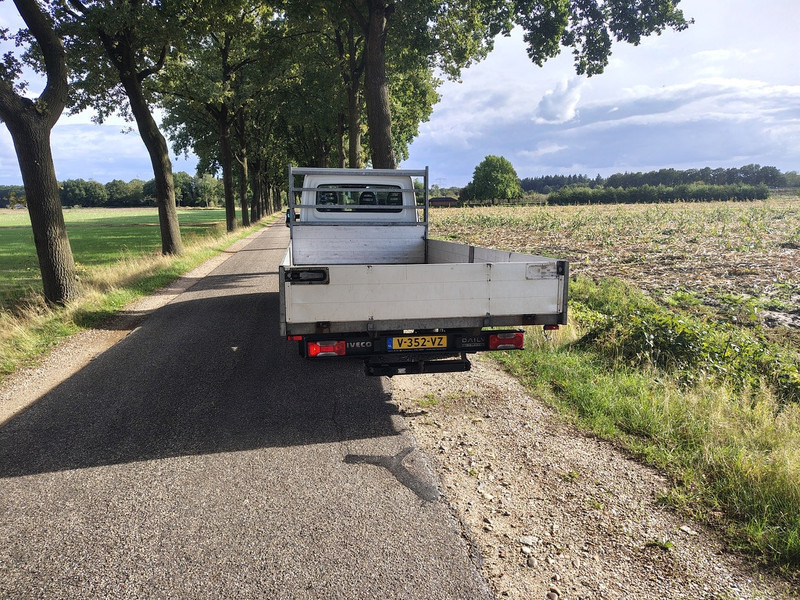 Iveco Daily 35C180 - Utilitaire plateau: photos 5 Iveco Daily 35C180 - Utilitaire plateau: photos 5