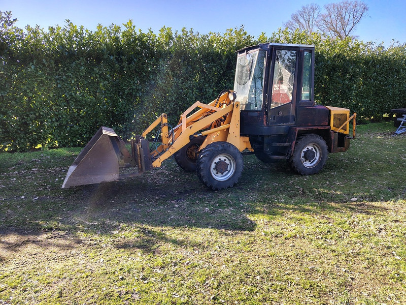 Paus Shovel - Chargeuse sur pneus: photos 1 Paus Shovel - Chargeuse sur pneus: photos 1