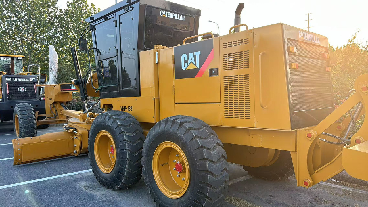 CATERPILLAR 140H used motor grader source supplier - Niveleuse: photos 3 CATERPILLAR 140H used motor grader source supplier - Niveleuse: photos 3