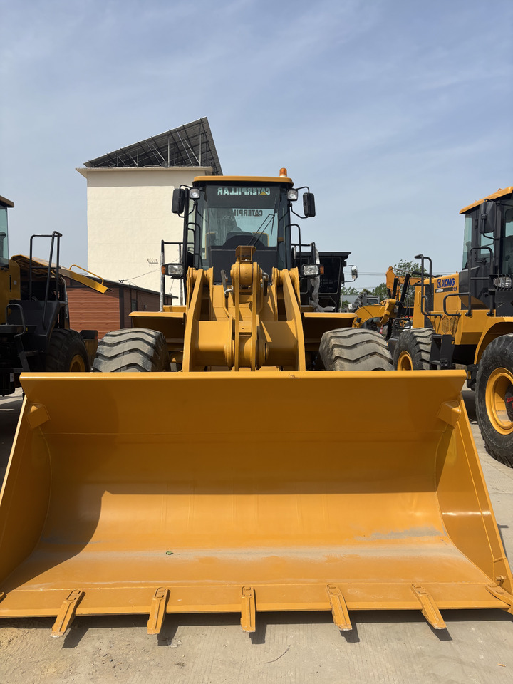 CATERPILLAR 966H - Chargeuse sur pneus: photos 2 CATERPILLAR 966H - Chargeuse sur pneus: photos 2