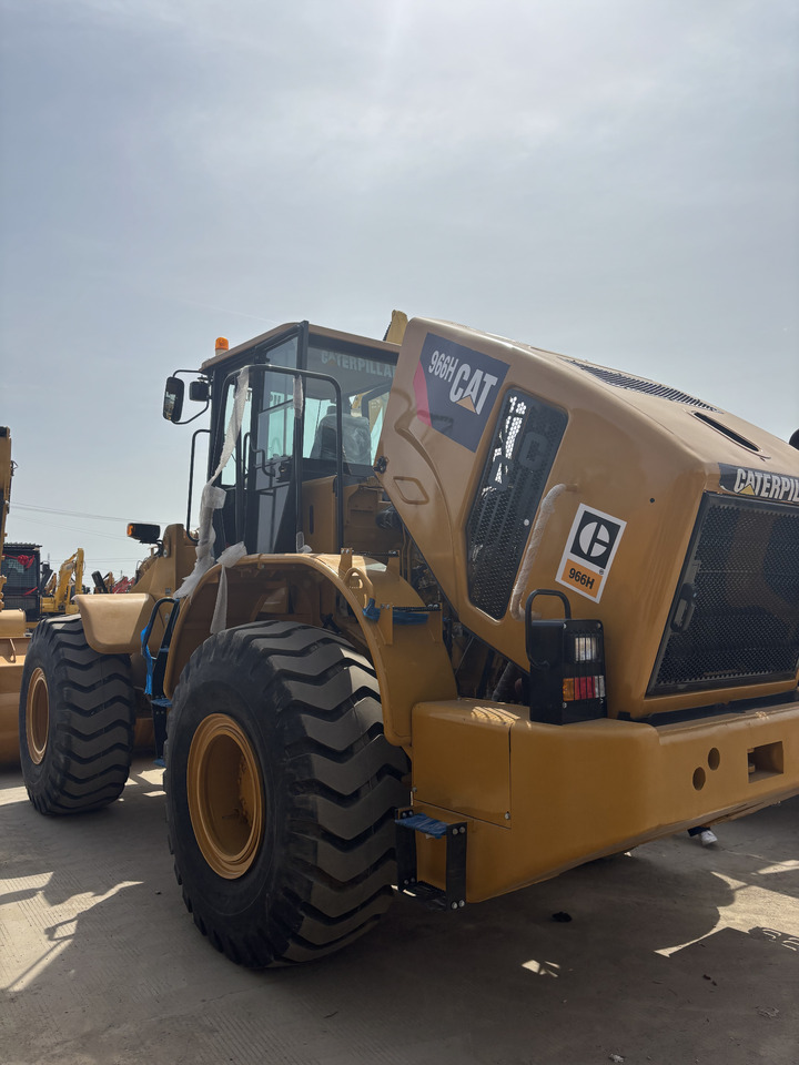 CATERPILLAR 966H - Chargeuse sur pneus: photos 4 CATERPILLAR 966H - Chargeuse sur pneus: photos 4