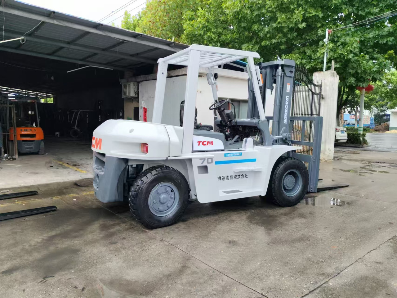 TCM FD70 japan brand 7 ton forklift used Customizable mast clamp side shift - Chariot élévateur diesel: photos 4 TCM FD70 japan brand 7 ton forklift used Customizable mast clamp side shift - Chariot élévateur diesel: photos 4