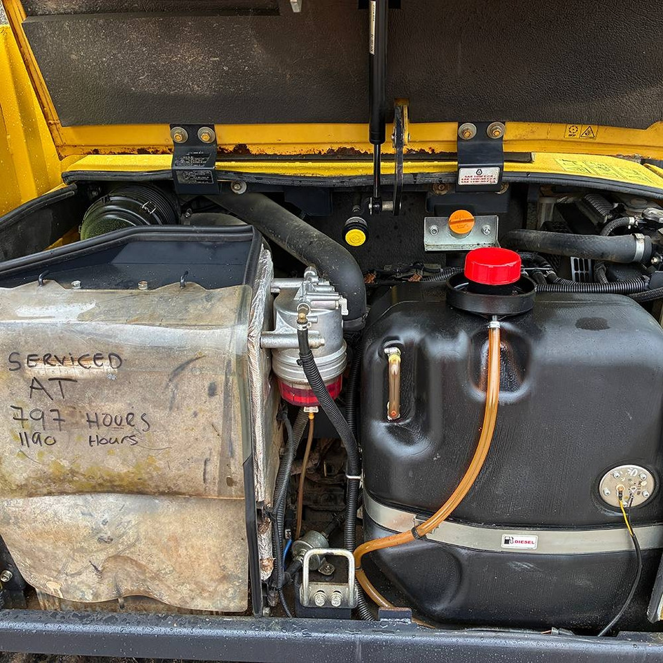 Yanmar C 30 R - Tombereau sur chenilles: photos 5 Yanmar C 30 R - Tombereau sur chenilles: photos 5