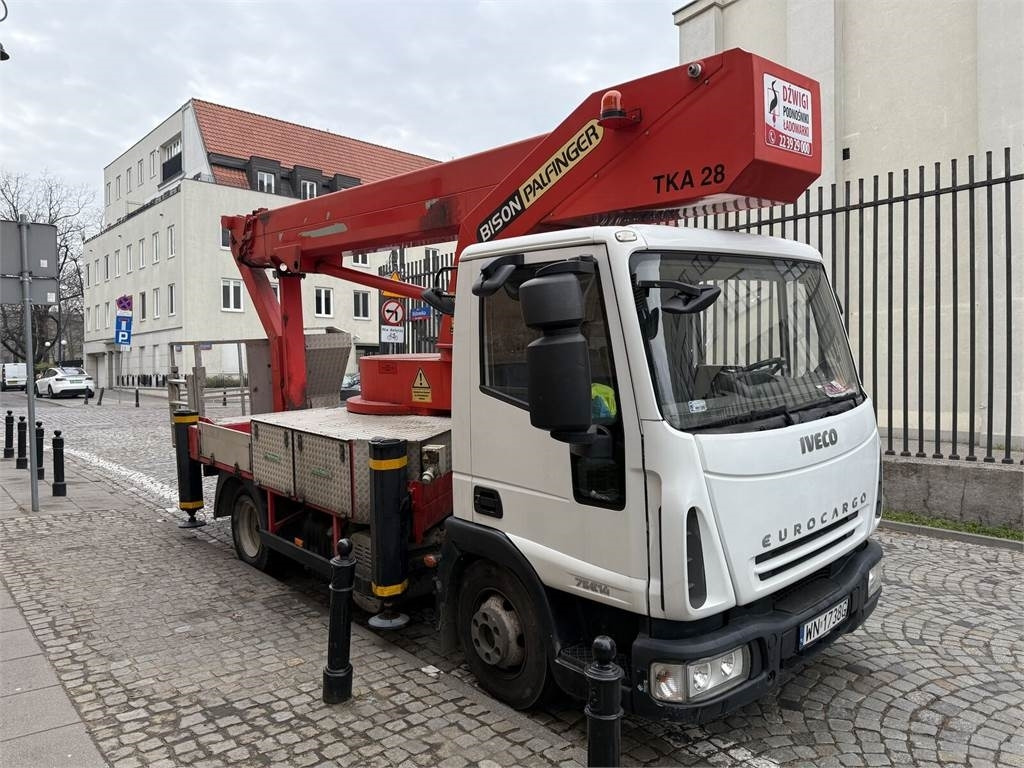 Iveco - Camion avec nacelle: photos 2 Iveco - Camion avec nacelle: photos 2