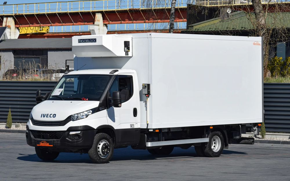 Iveco DAILY 70C18 / 3.0 - 180 KM / AUTOMAT HI-MATIC / 3 OSOBY / CHŁODNIA - MROŹNIA 4,55 M / AGREGAD FRIGOBLOCK / WINDA SORENSEN / KLIMA / TEMPOMAT / KAMERA COFANIA / REGULOWANE ZAWIESZENIE / SERWISOWA - Camion frigorifique: photos 1 Iveco DAILY 70C18 / 3.0 - 180 KM / AUTOMAT HI-MATIC / 3 OSOBY / CHŁODNIA - MROŹNIA 4,55 M / AGREGAD FRIGOBLOCK / WINDA SORENSEN / KLIMA / TEMPOMAT / KAMERA COFANIA / REGULOWANE ZAWIESZENIE / SERWISOWA - Camion frigorifique: photos 1