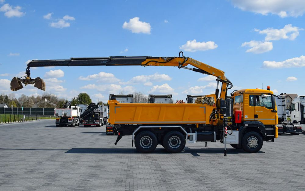 MAN TGS 26.400 / 6x4 / EURO 6 / UDT / HDS FASSI 165 / WYSUW x3 / ROTATOR / CHWYTAK / STEROWANIE RADIOWE / WZMOCNIONA RAMA / WYWROTKA / HYDROBURTA / AUTOMAT / 2017 / NOWE OPONY - 100% / NISKI PRZEBIEG - Camion benne: photos 4 MAN TGS 26.400 / 6x4 / EURO 6 / UDT / HDS FASSI 165 / WYSUW x3 / ROTATOR / CHWYTAK / STEROWANIE RADIOWE / WZMOCNIONA RAMA / WYWROTKA / HYDROBURTA / AUTOMAT / 2017 / NOWE OPONY - 100% / NISKI PRZEBIEG - Camion benne: photos 4