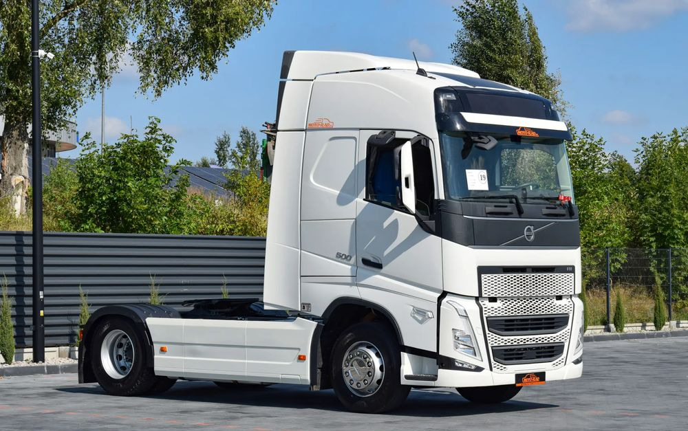Volvo FH500 / EURO 6 / NOWY MODEL / KLIMATYZACJA POSTOJOWA / ACC / LEDY / 2 ZBIORNIKI PALIWA / FULL SPILERY / 2022 / SERWISOWANY / SPROWADZONY - Tracteur routier: photos 3 Volvo FH500 / EURO 6 / NOWY MODEL / KLIMATYZACJA POSTOJOWA / ACC / LEDY / 2 ZBIORNIKI PALIWA / FULL SPILERY / 2022 / SERWISOWANY / SPROWADZONY - Tracteur routier: photos 3