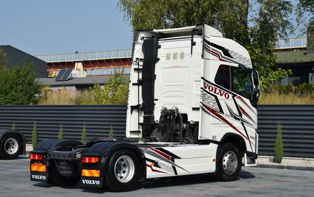 Volvo FH500 / EURO 6 / NOWY MODEL / KLIMATYZACJA POSTOJOWA / ACC / LEDY / 2 ZBIORNIKI PALIWA / FULL SPILERY / 2022 / SERWISOWANY / SPROWADZONY - Tracteur routier: photos 5 Volvo FH500 / EURO 6 / NOWY MODEL / KLIMATYZACJA POSTOJOWA / ACC / LEDY / 2 ZBIORNIKI PALIWA / FULL SPILERY / 2022 / SERWISOWANY / SPROWADZONY - Tracteur routier: photos 5