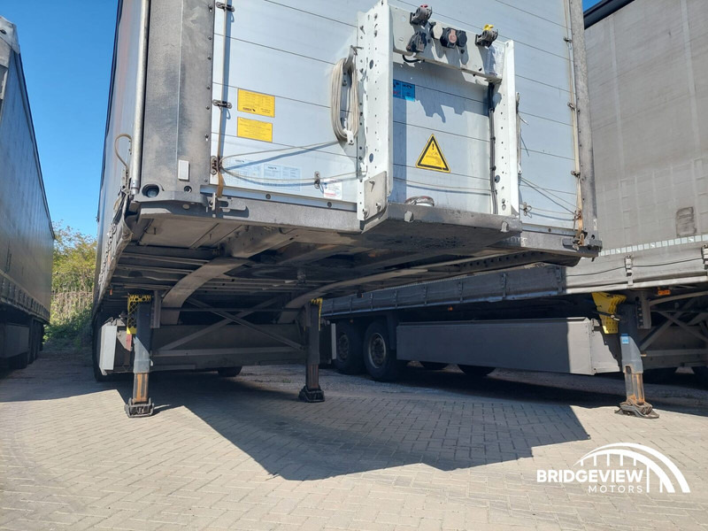 Schmitz Cargobull SCB*S3T - Semi-remorque rideaux coulissants: photos 4 Schmitz Cargobull SCB*S3T - Semi-remorque rideaux coulissants: photos 4