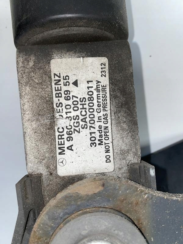 AMORTYZATOR WSPORNIK KABINY ACTROS A9603106955 - Suspension de cabine pour Camion: photos 3 AMORTYZATOR WSPORNIK KABINY ACTROS A9603106955 - Suspension de cabine pour Camion: photos 3