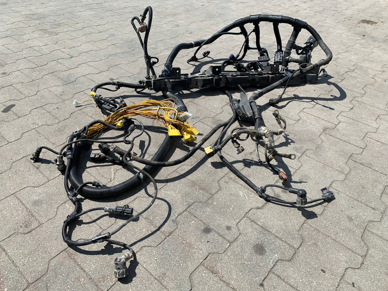 INSTALACJA SILNIKA MAN TGX TGS EURO 6 D2676 LF26 - Moteur et pièces pour Camion: photos 1 INSTALACJA SILNIKA MAN TGX TGS EURO 6 D2676 LF26 - Moteur et pièces pour Camion: photos 1