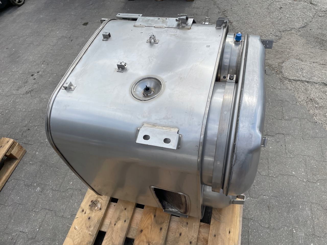 KATALIZATOR MAN TGX TGS EURO 6 DPF TŁUMIK WYDECH 81151036247 - Catalyseur: photos 3 KATALIZATOR MAN TGX TGS EURO 6 DPF TŁUMIK WYDECH 81151036247 - Catalyseur: photos 3