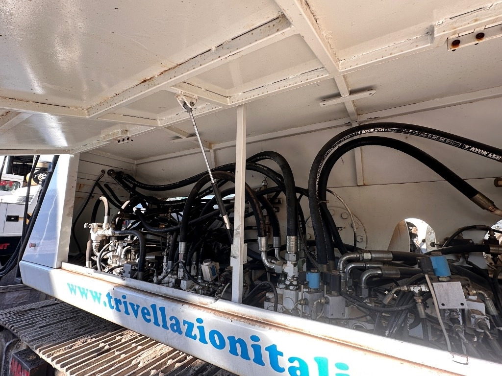 Mait HR130 - Mât de battage: photos 4 Mait HR130 - Mât de battage: photos 4