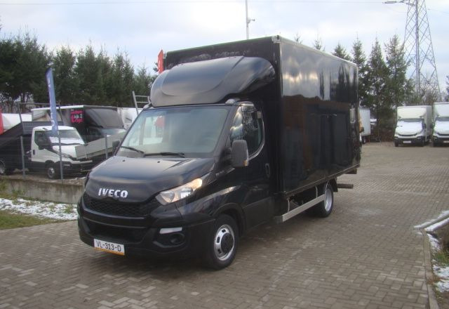 Iveco DAILY 35 C 15 3.0TDI FIRANA Z PRAWEJ STRONY 3.5T DMC WINDA - Fourgon grand volume: photos 1 Iveco DAILY 35 C 15 3.0TDI FIRANA Z PRAWEJ STRONY 3.5T DMC WINDA - Fourgon grand volume: photos 1