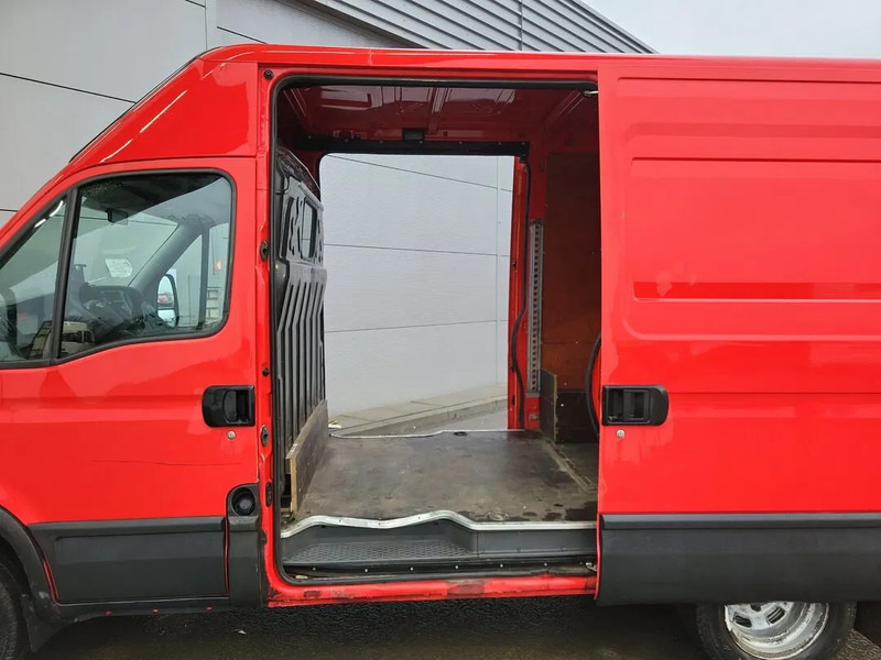 Iveco Daily 35C15 L3H2 Cruise Parkingsensors Towbar Euro5 2013 - Fourgon utilitaire, Utilitaire double cabine: photos 5 Iveco Daily 35C15 L3H2 Cruise Parkingsensors Towbar Euro5 2013 - Fourgon utilitaire, Utilitaire double cabine: photos 5