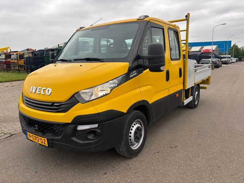 Iveco Daily 35S12 - Utilitaire plateau: photos 1 Iveco Daily 35S12 - Utilitaire plateau: photos 1