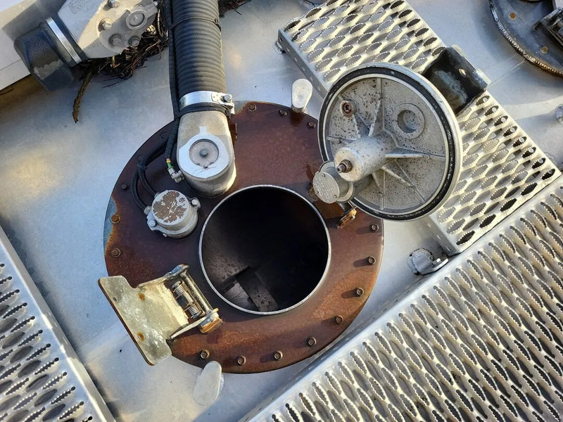 Mercedes-Benz Antos 1824 - Camion citerne: photos 5 Mercedes-Benz Antos 1824 - Camion citerne: photos 5