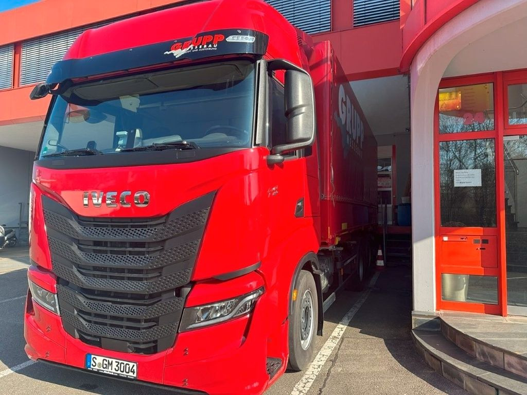 Iveco AS 260SY/FS CM - Camion porte-conteneur/ Caisse mobile: photos 1 Iveco AS 260SY/FS CM - Camion porte-conteneur/ Caisse mobile: photos 1
