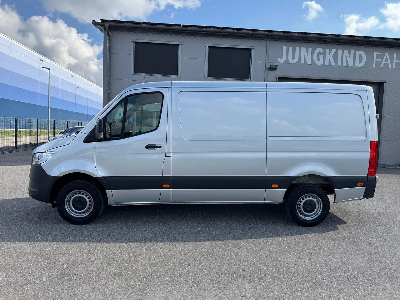 Mercedes-Benz Sprinter 317 CDI Lang Silber MBUX RWD Klima - Fourgon utilitaire: photos 3 Mercedes-Benz Sprinter 317 CDI Lang Silber MBUX RWD Klima - Fourgon utilitaire: photos 3
