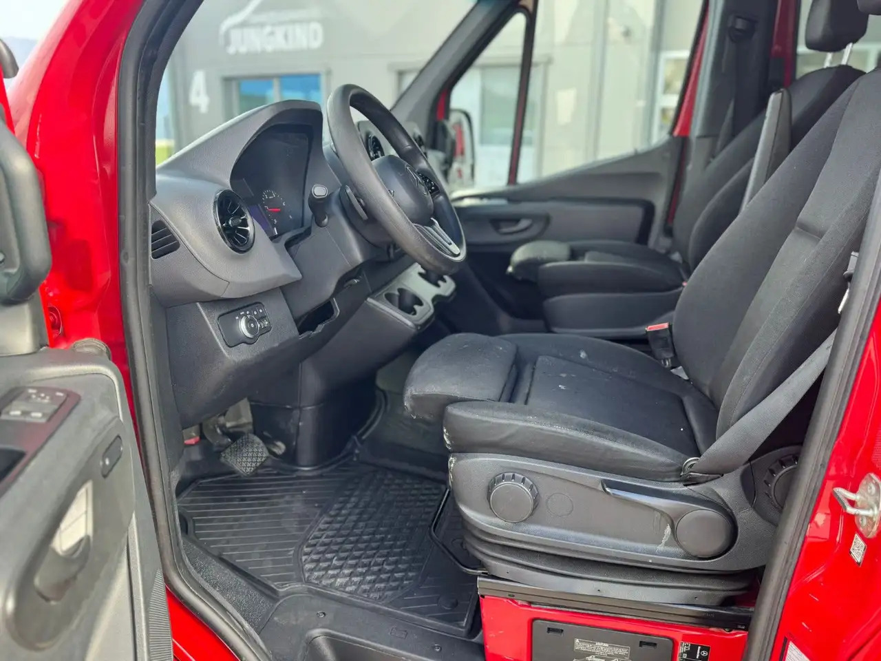 Mercedes-Benz Sprinter 317 CDI Maxi Lang Mixto AHK 3,5t MBUX - Utilitaire double cabine: photos 4 Mercedes-Benz Sprinter 317 CDI Maxi Lang Mixto AHK 3,5t MBUX - Utilitaire double cabine: photos 4