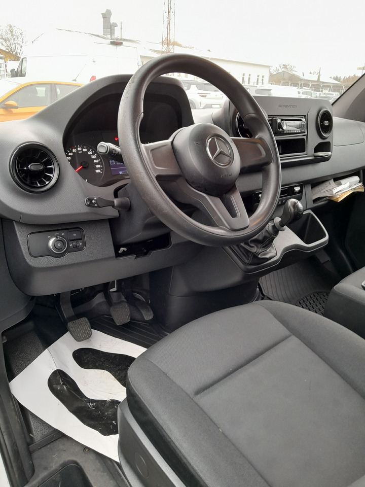 MERCEDES-BENZ Sprinter - Utilitaire plateau: photos 3 MERCEDES-BENZ Sprinter - Utilitaire plateau: photos 3
