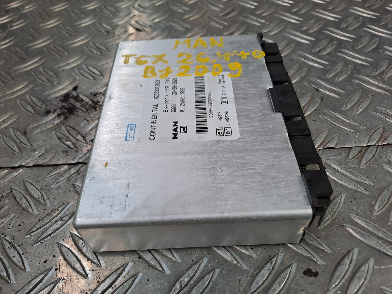 Gebrauchtes MAN TGX 26.440 Steuergerät Fahrzeugführungs - Rechner, Artikel - Nr. : 81.25805 - 7088 - Bloc de gestion pour Camion: photos 1 Gebrauchtes MAN TGX 26.440 Steuergerät Fahrzeugführungs - Rechner, Artikel - Nr. : 81.25805 - 7088 - Bloc de gestion pour Camion: photos 1