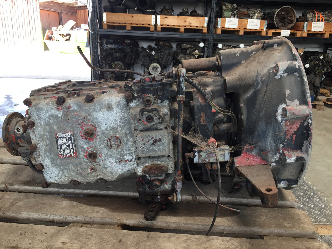 Gebrauchtes ZF Getriebe MAN 17.232, Typ : S6 - 65 + GV - 80, Artikel - Nr. : 81.32002 - 6082 - Boîte de vitesse pour Camion: photos 2 Gebrauchtes ZF Getriebe MAN 17.232, Typ : S6 - 65 + GV - 80, Artikel - Nr. : 81.32002 - 6082 - Boîte de vitesse pour Camion: photos 2