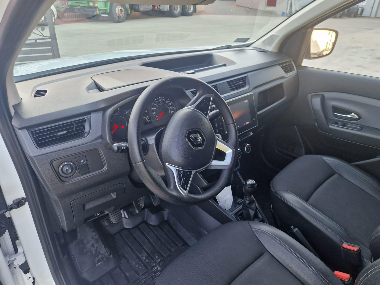 RENAULT EXPRESS - Fourgonnette: photos 5 RENAULT EXPRESS - Fourgonnette: photos 5