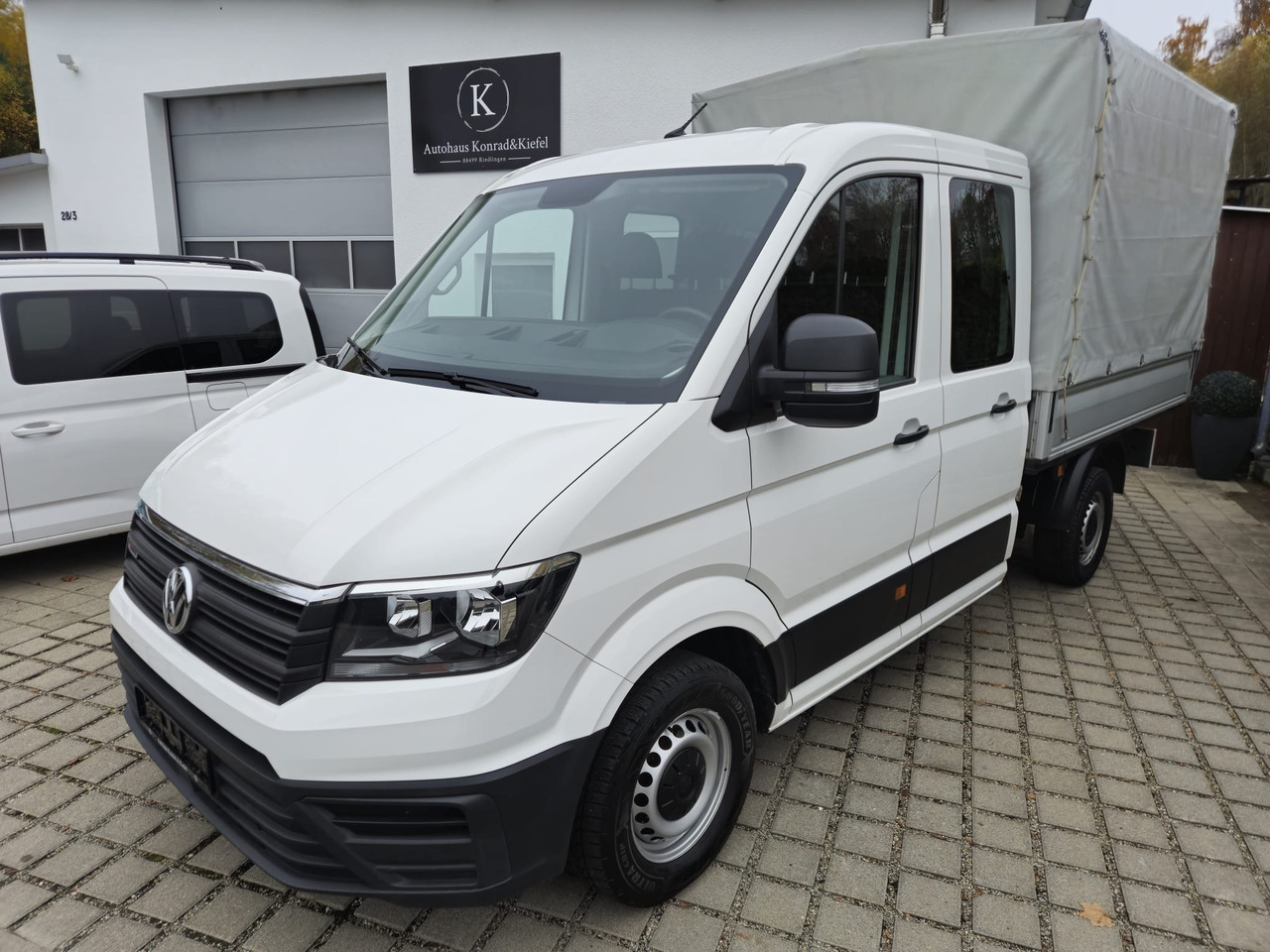 VOLKSWAGEN Crafter Pritsche 35 DOKA mittellang 4MOTION - Utilitaire rideaux coulissants (PLSC): photos 1 VOLKSWAGEN Crafter Pritsche 35 DOKA mittellang 4MOTION - Utilitaire rideaux coulissants (PLSC): photos 1