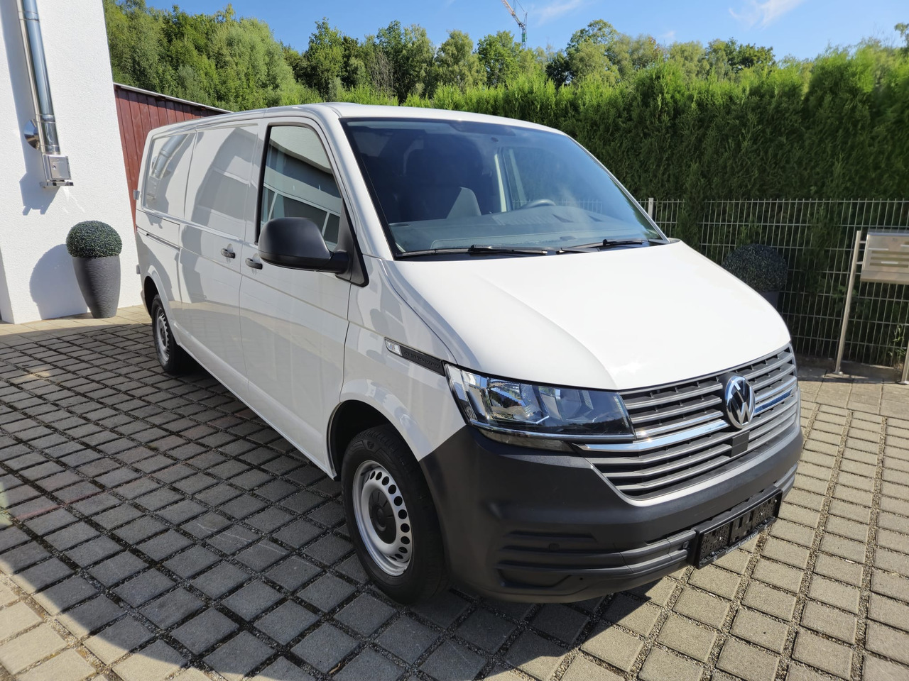 VOLKSWAGEN T6.1 Transporter Kasten lang FWD - Fourgon utilitaire: photos 2 VOLKSWAGEN T6.1 Transporter Kasten lang FWD - Fourgon utilitaire: photos 2