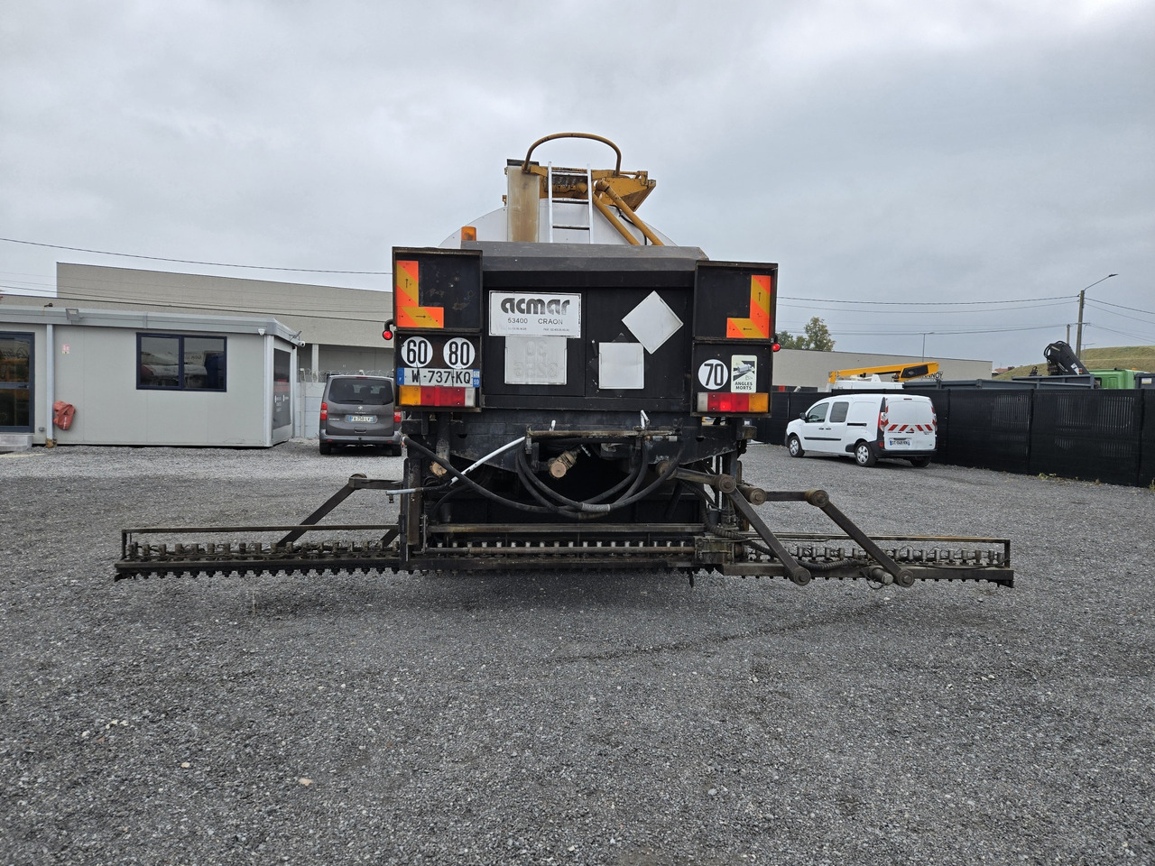 Renault Premium 300 - Répandeuse: photos 4 Renault Premium 300 - Répandeuse: photos 4