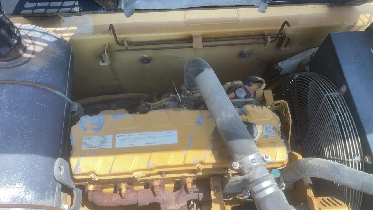 CATERPILLAR 330C - Pelle sur chenille: photos 3 CATERPILLAR 330C - Pelle sur chenille: photos 3