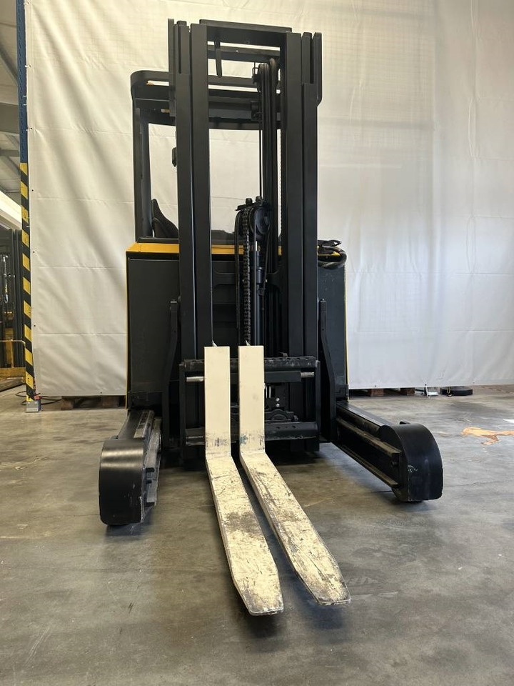 Yale MR14 - Chariot à mât rétractable: photos 5 Yale MR14 - Chariot à mât rétractable: photos 5