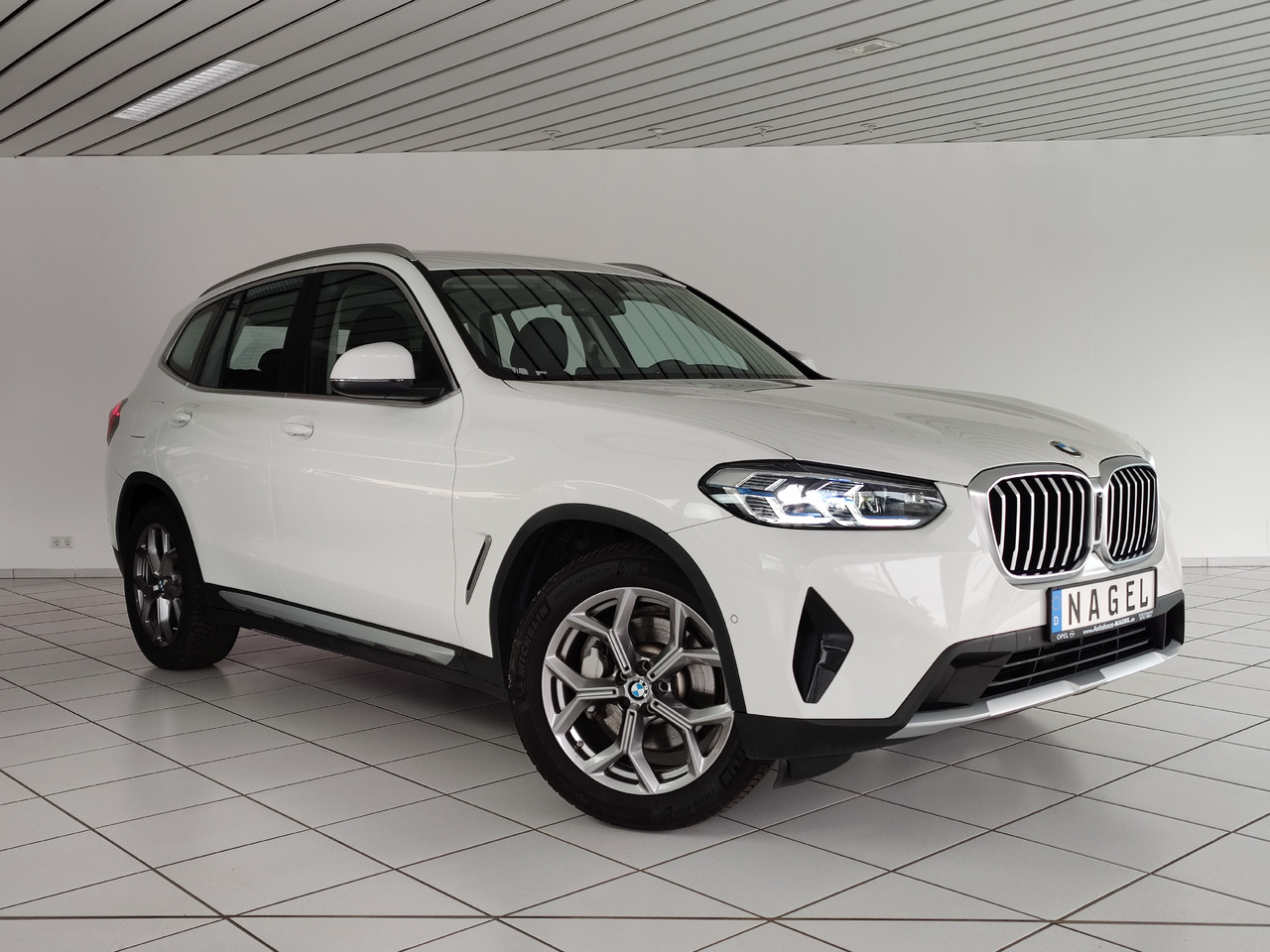 BMW X3 xDrive 30 i Live-Cockpit DAB Leder HiFi Headup - SUV: photos 3 BMW X3 xDrive 30 i Live-Cockpit DAB Leder HiFi Headup - SUV: photos 3