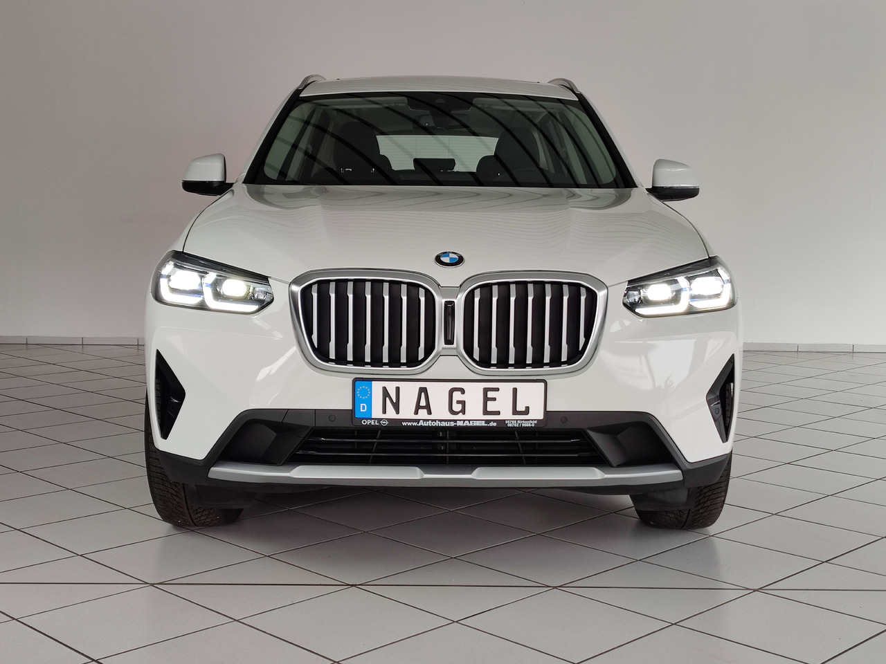 BMW X3 xDrive 30 i Live-Cockpit DAB Leder HiFi Headup - SUV: photos 4 BMW X3 xDrive 30 i Live-Cockpit DAB Leder HiFi Headup - SUV: photos 4