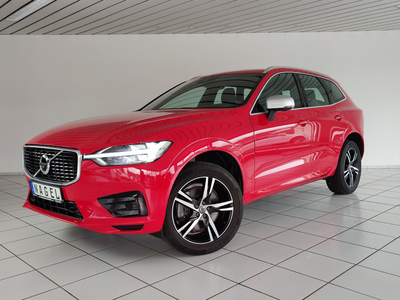 Volvo XC60 R Design AWD 228kW 360°Kam Pano Head-Up CD Apple - SUV: photos 1 Volvo XC60 R Design AWD 228kW 360°Kam Pano Head-Up CD Apple - SUV: photos 1
